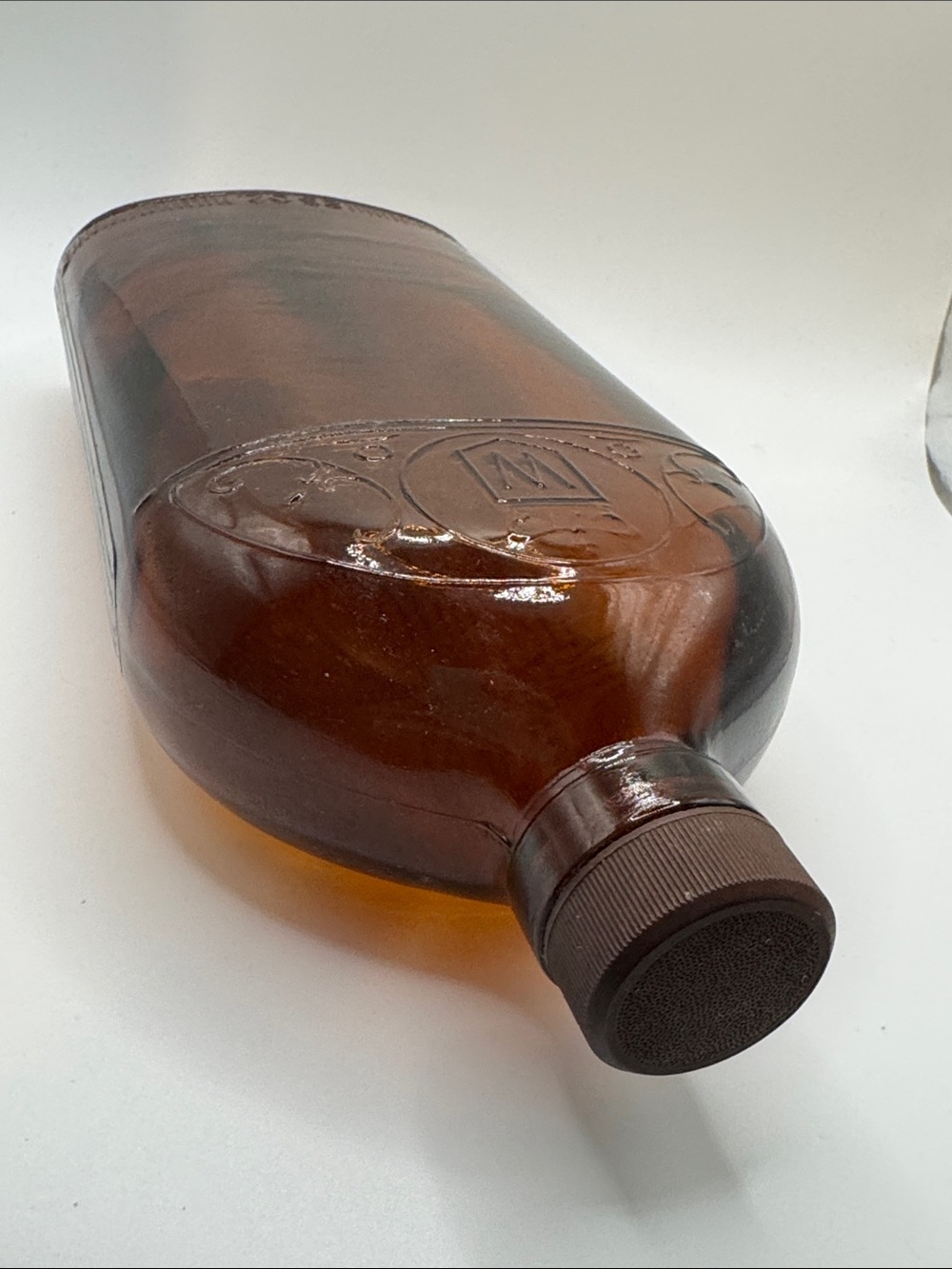 Hiram Walker & Sons Amber 25oz Whiskey Bottle, Walkerville, Canada - Picture 6 of 16